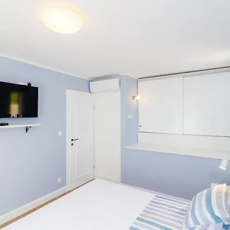 Sofija - Three Bedroom With Terrace And Swimming Pool Apartamento