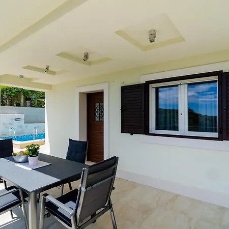 Sofija - Three Bedroom With Terrace And Swimming Pool Apartamento Podimoc