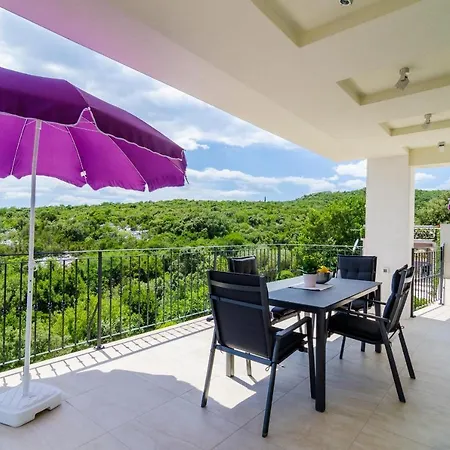 Sofija - Three Bedroom With Terrace And Swimming Pool