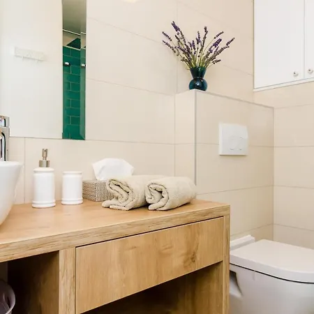 Sofija - Three Bedroom With Terrace And Swimming Pool Apartamento