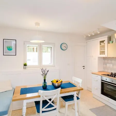 Sofija - Three Bedroom With Terrace And Swimming Pool Podimoc