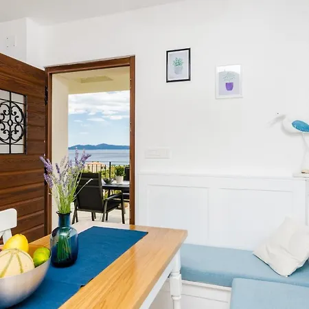 Sofija - Three Bedroom With Terrace And Swimming Pool Apartman *